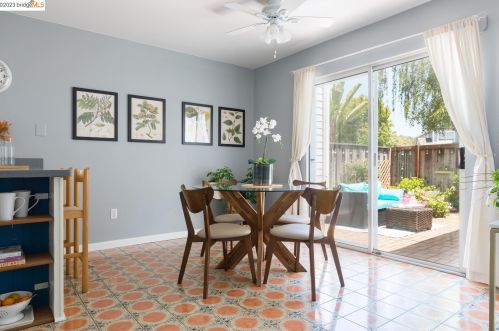 353 Wildrose Cir, Pinole, CA 94564-2307