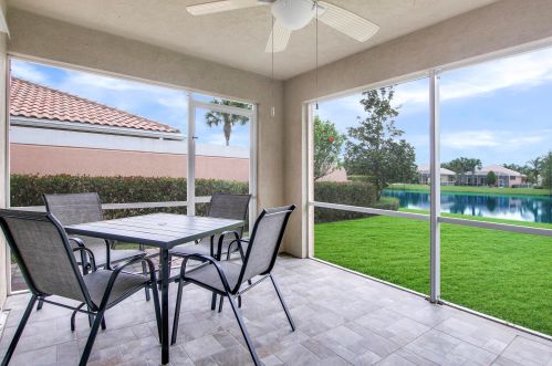10422 Stratton Dr, Fort Pierce FL  34987-2318 exterior