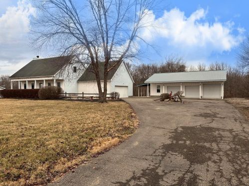 16132 Bailor Rd, Laurelville, OH 43135-9504