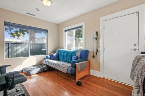1081 Coronado Ave, Long Beach CA  90804-3820 exterior