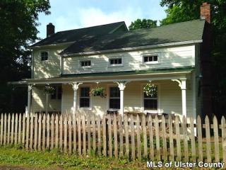 467 Saugerties Rd, West Saugerties, NY 12477-3639