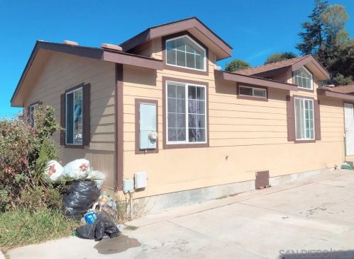 2885 Chollas Rd, San Diego CA 92105-4817 exterior