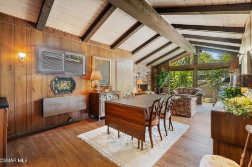 12622 Sarah St, North Hollywood CA  91604-1115 exterior