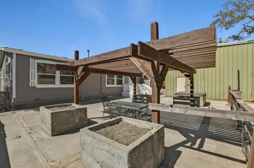 17510 Quail Hill Ln, Aromas CA  95004-9115 exterior