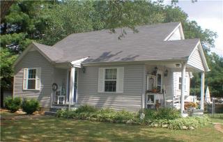 214 Hines St, Cowan, TN 37318-3013