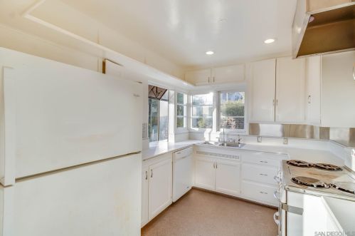 1917 California St, San Diego CA 92110-2113 exterior