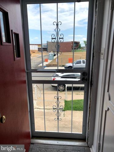 7006 Horrocks St, Philadelphia, PA 19149-1720