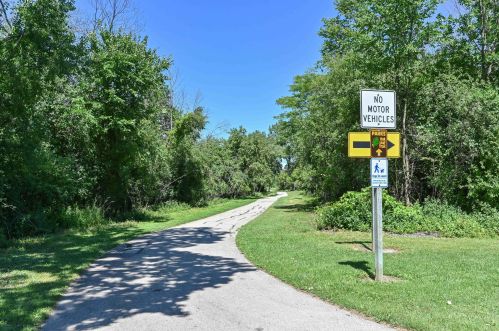 4144 Menomonee Riv Pkwy, Milwaukee WI 53222-1135 exterior