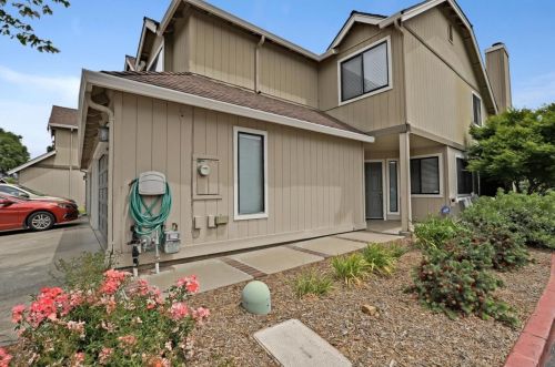 17083 Creekside Cir, Morgan Hill, CA 95037-4600