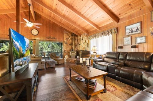20200 Pleasantview Dr, Groveland, CA 95321-9367