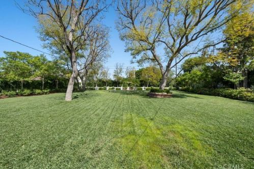 6300 Orion Ave, Van Nuys, CA 91411-1024