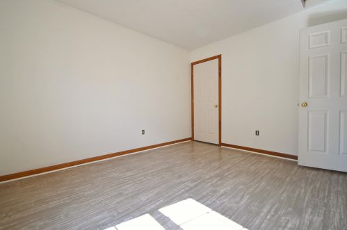 1468 Afton Dr, Florence KY  41042-8510 exterior