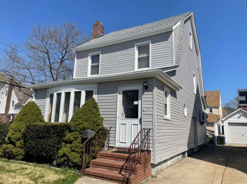 241-03 86th Rd, Jamaica, NY 11426-1023