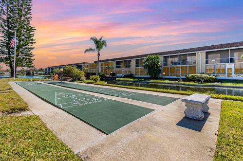 2135 Courtenay Pkwy, Merritt Island FL  32953-4261 exterior