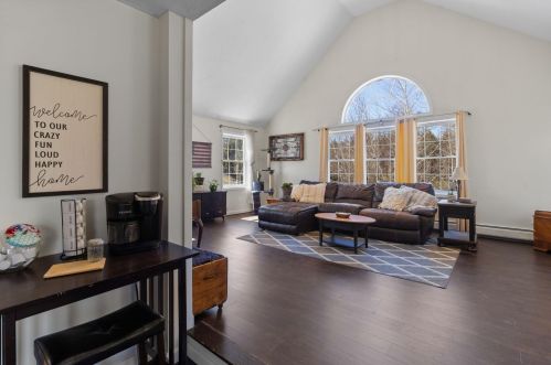 12 Byrne Rd, Northwood NH  03261-3239 exterior