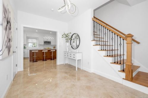 3 Stratford Rd, New Rochelle NY  10804-2519 exterior