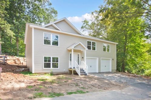 25 Daniel St, East Hampton, CT 06424-1806