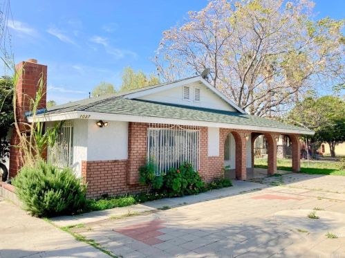 1037 11th St, San Bernardino, CA 92411-2307