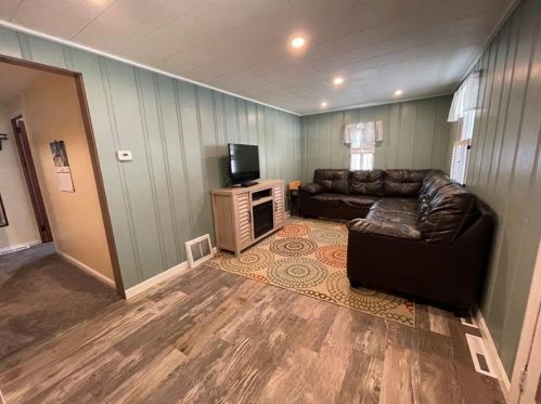 338 Center St, Bridgeville PA  15017-2434 exterior