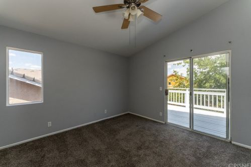 43234 Vineyard Dr, Lancaster CA  93535-4920 exterior