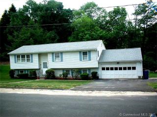 39 Dwight St, Waterbury, CT 06710-1006