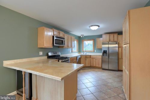 194 Jonathan Way, Red Lion PA  17356-9044 exterior