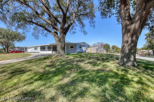 570 Jana Dr, Titusville, FL 32780-6911