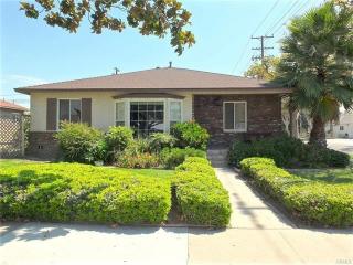 4702 Adenmoor Ave, Lakewood, CA 90713-2302