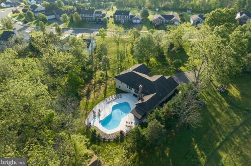 2975 Burton Dr, Gilbertsville PA  19525-9694 exterior