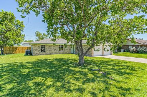 2203 Goldenrod St, Highlands, TX 77562-3037