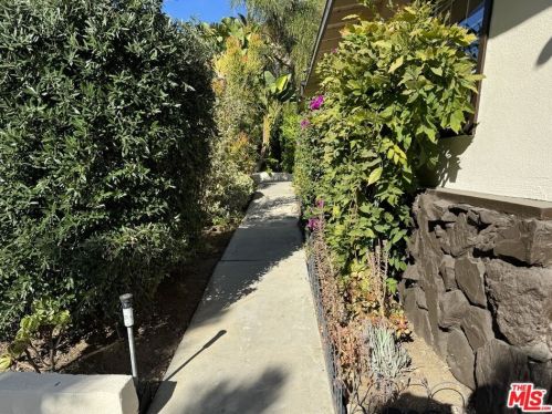 16821 Albers St, Van Nuys CA 91316-2603 exterior