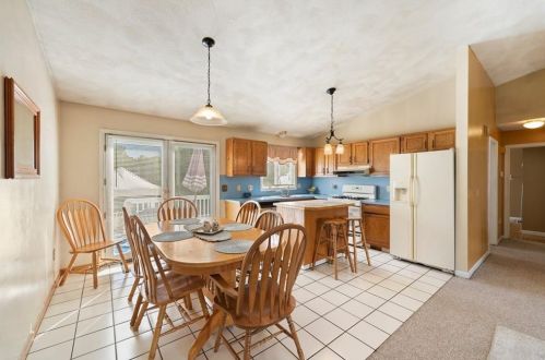 26 Marne St, Providence, RI 02919-3764