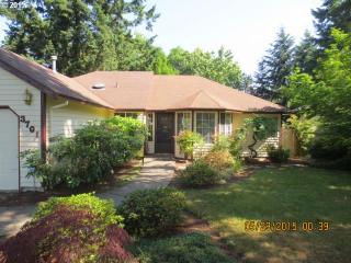 3701 Pinehurst Ave, Portland, OR 97267-1555