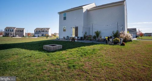 318 Bluecoat St, Dover DE  19901-8862 exterior