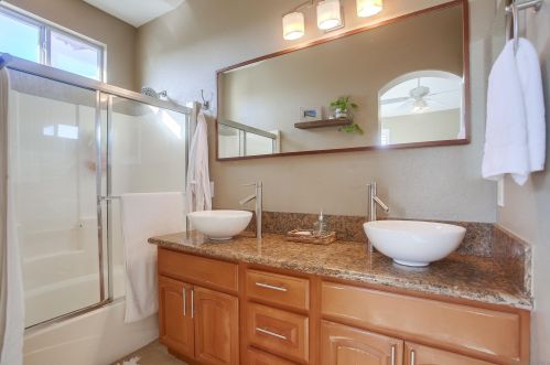 382 Carmel Creeper Pl, Encinitas CA  92024-7704 exterior