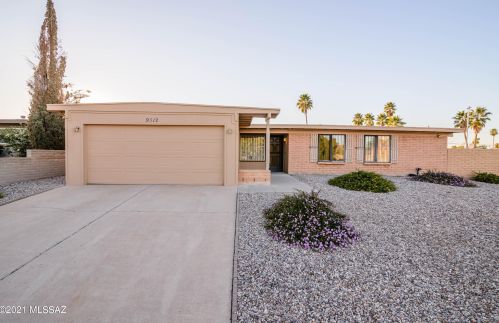 9512 Watson Dr, Tucson, AZ 85730-1432