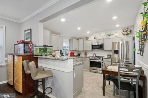 123 Maple Ave, West Deptford NJ  08093-1136 exterior