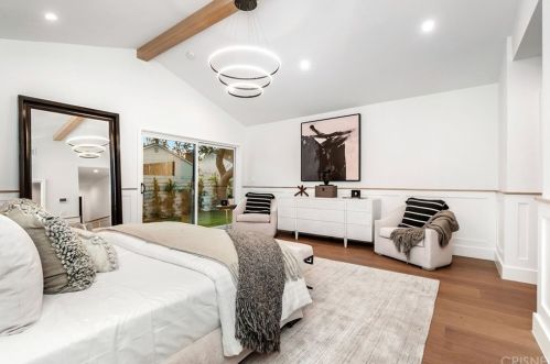 5465 Saloma Ave, Van Nuys CA  91411-3643 exterior