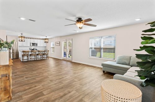656 Earl Godwin Rd, Freeport, FL 32439-2761