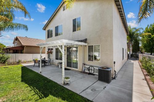 27560 Nellie Ct, Temecula CA  92591-2846 exterior