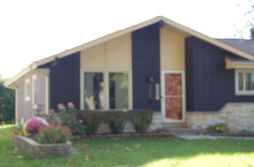 9009 Dogwood St, Milwaukee, WI 53224-4017