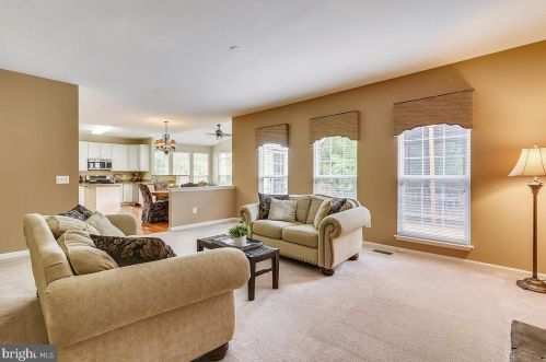 527 Rugby Ct, Purcellville VA  20132-3415 exterior