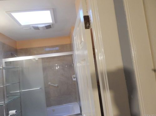 34 Hartley Ave, Mount Vernon NY  10550-1124 exterior