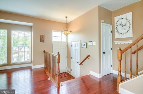 14228 Hunters Run Way, Gainesville, VA 20155-4408