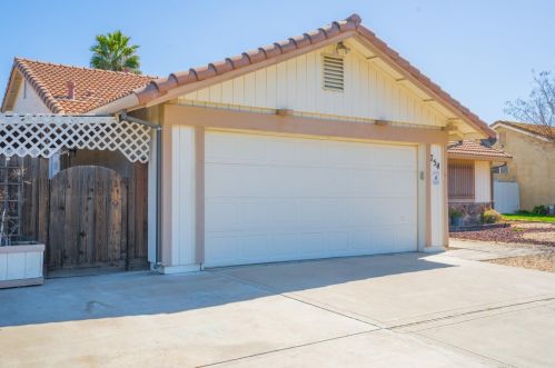 754 Meadowlark Ave, Los Banos CA  93635-3020 exterior