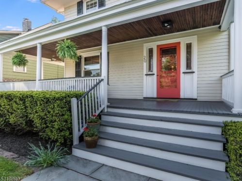 20 Douglas Rd, Glen Ridge, NJ 07028-1107