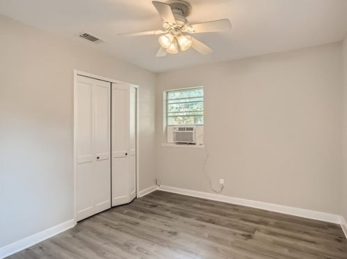 1922 Muret St, Irving TX 75062-6972 exterior