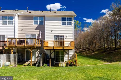 3581 Sherbrooke Cir, Woodbridge VA  22192-7033 exterior