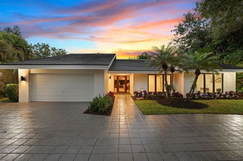 4315 Lakewood Dr, Delray Beach FL  33445-9004 exterior