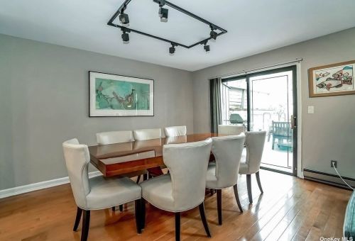 8 Wimbledon Ct, Muttontown NY  11753-2821 exterior